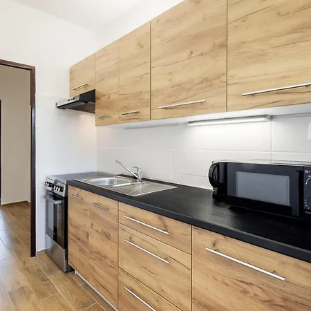 Apartmán Jakodoma Vlastni Parkovani U Domu Zdarma *