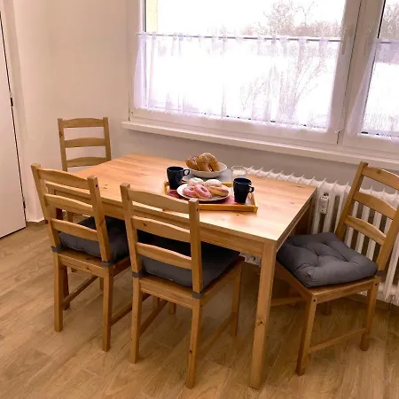 Jakodoma Vlastni Parkovani U Domu Zdarma Apartment Česká Lípa