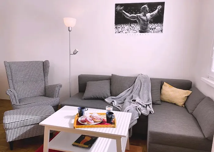 Jakodoma Vlastni Parkovani U Domu Zdarma *